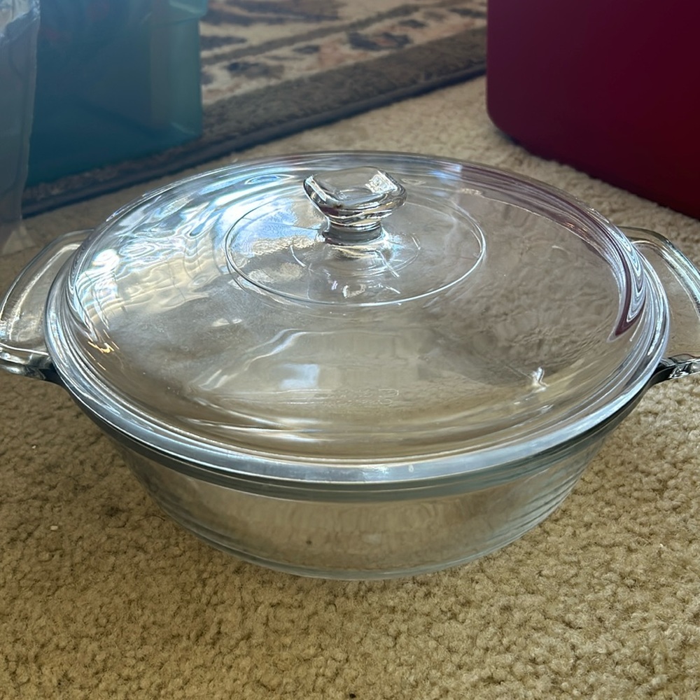 Vintage anchor hocking casserole dish with lid